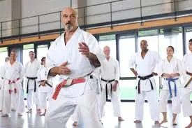 Janick Poupée dirigeant un cours collectif de karaté au Budokai Brive